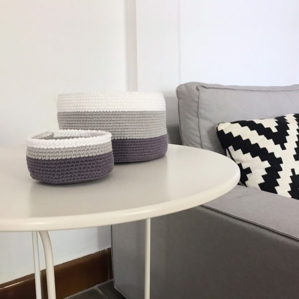 Cestas de crochet a rayas